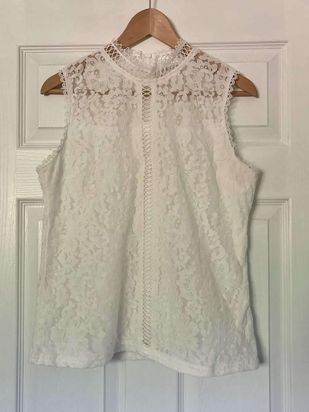 Apricot White Lace Mock Neck Sleeveless Detailed Top | Size S-M